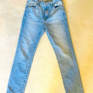 NWT Guess slim straight high rise jeans size 28